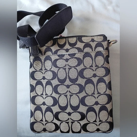 Coach Black and Tan Signature Crossbody Bag W Matching Wallet - Picture 3 of 7